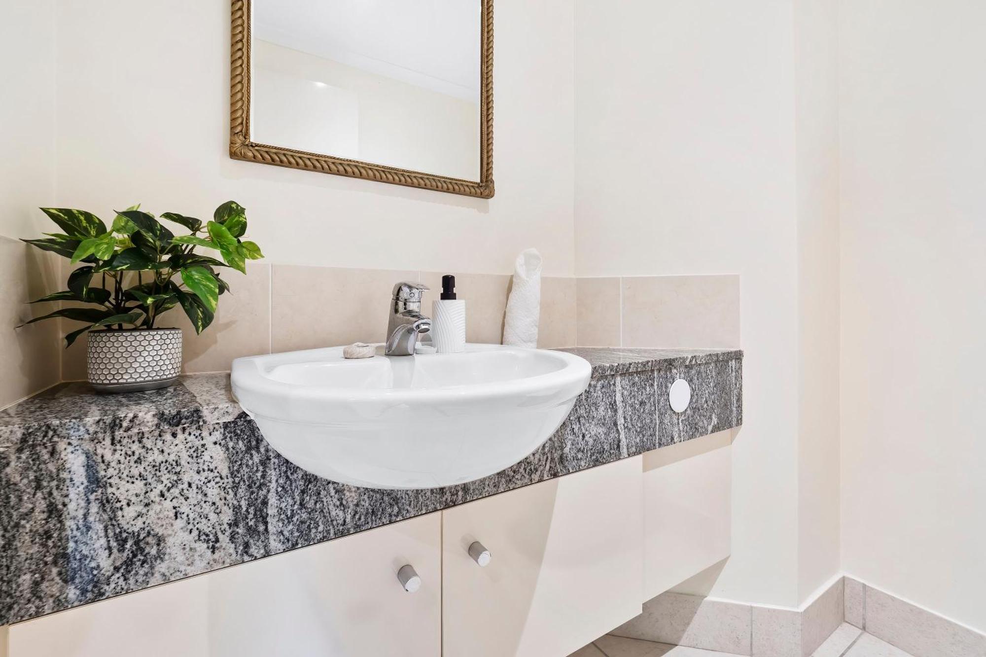 Arlington Apartments كليفتون بيتش الغرفة الصورة